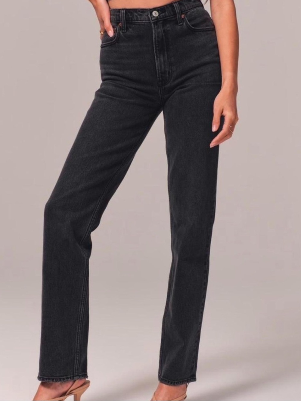 Abercrombie 90s Straight Ultra High Rise in Black Size 29
